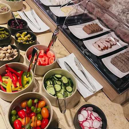 فندق Senacki 4*